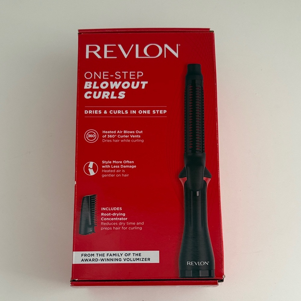 Revlon One-Step Blowout Curls Styler in Black (LIKE NEW)